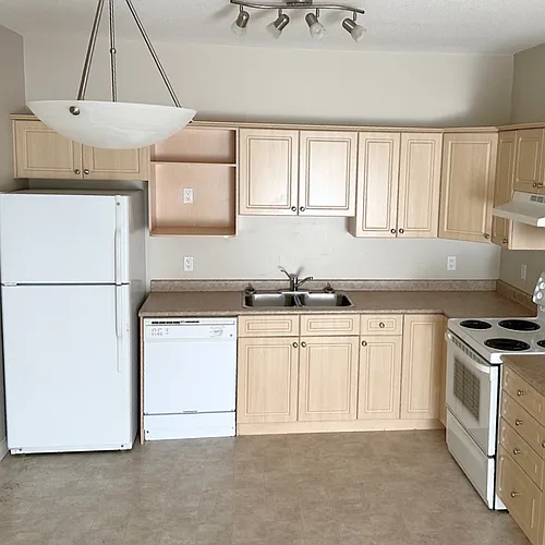 9914 101st Ave #401 Photo 1