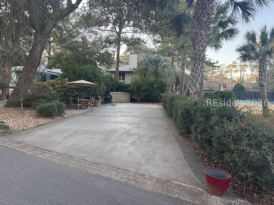 1st image of 133 Arrow Rd #401