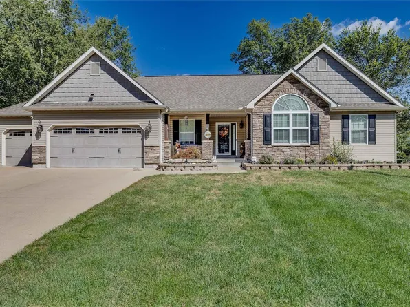 1341 Woodfield Ct, Farmington, MO 63640