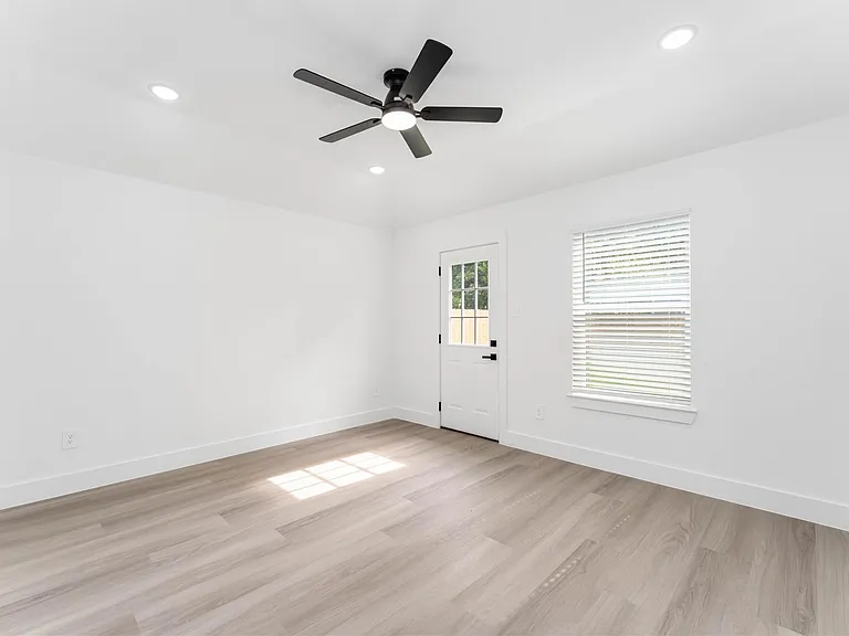 9406 Sandra St #A — Photo 21