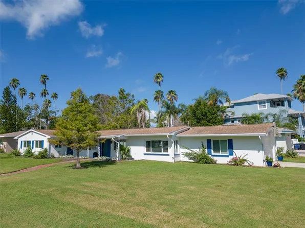 1794 Santa Barbara Dr, Dunedin, FL 34698