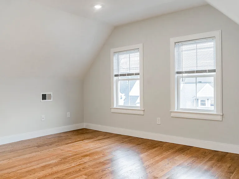 11 Falkland St #2 — Photo 15