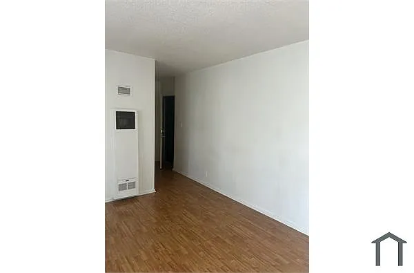 Building Photo - 3856 Potomac Ave #10