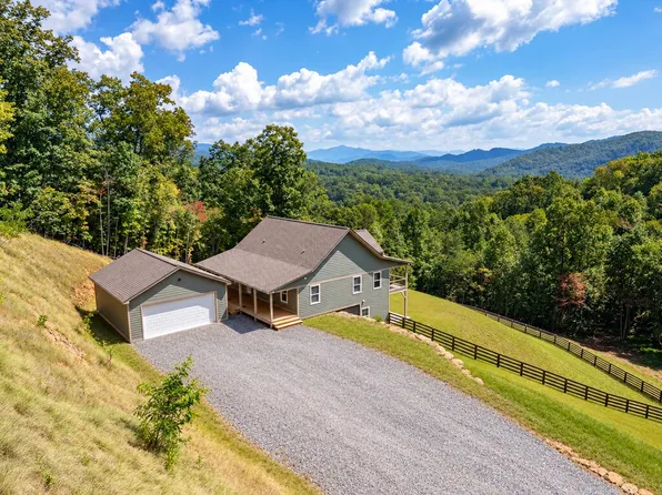 280 Wild Berry Ln, Hayesville, NC 28904