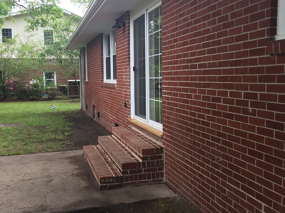 Rear Yard & Patio Area