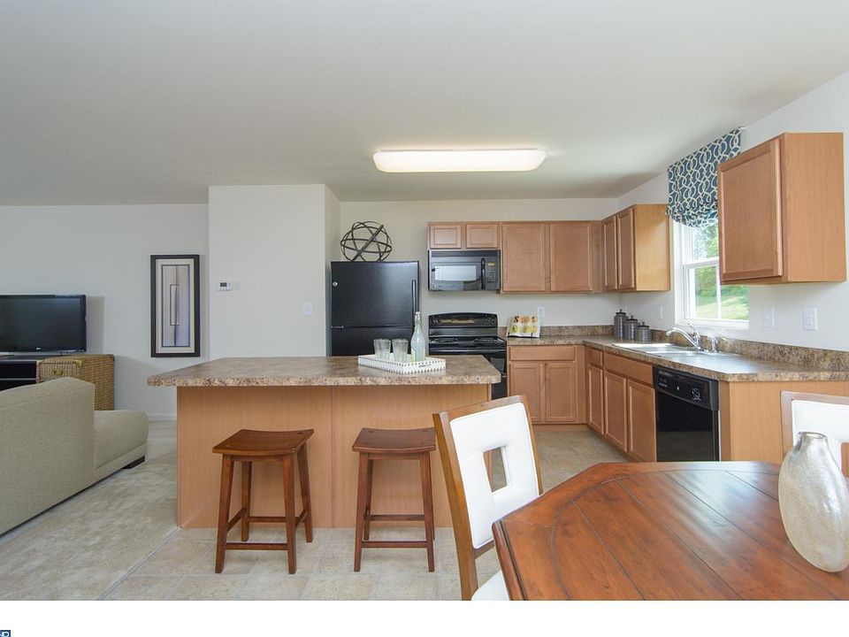 2nd image of 1150 Marta Dr