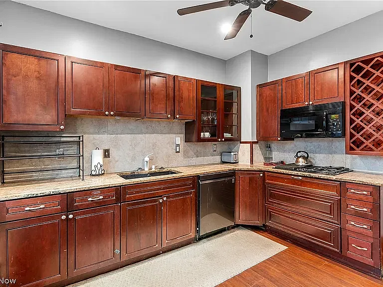 4 bed, 2000 sqft, $2,500 — Photo 4