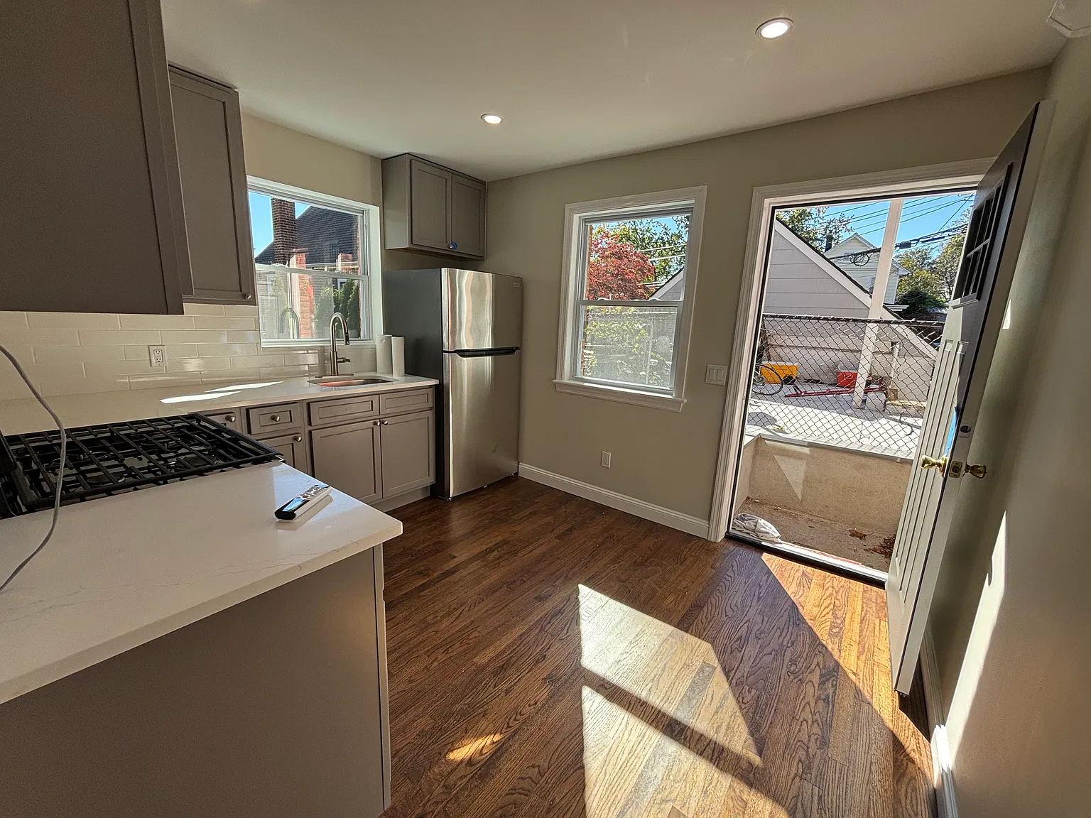 2 bed, 800 sqft, $2,600 — Photo 3