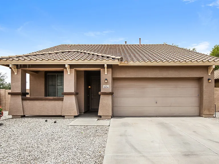 2534 W Beverly Rd — Photo 1