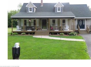 15 John Deere Dr, Clinton, ME 04927