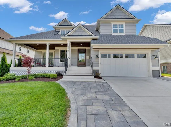 1208 N Pine St, Rochester, MI 48307