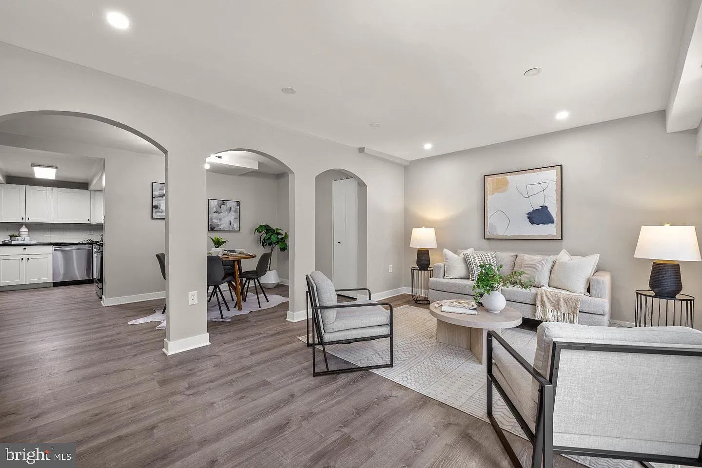 2 bed, 2.0 bath, 1058 sqft, $2,000 — Photo 1
