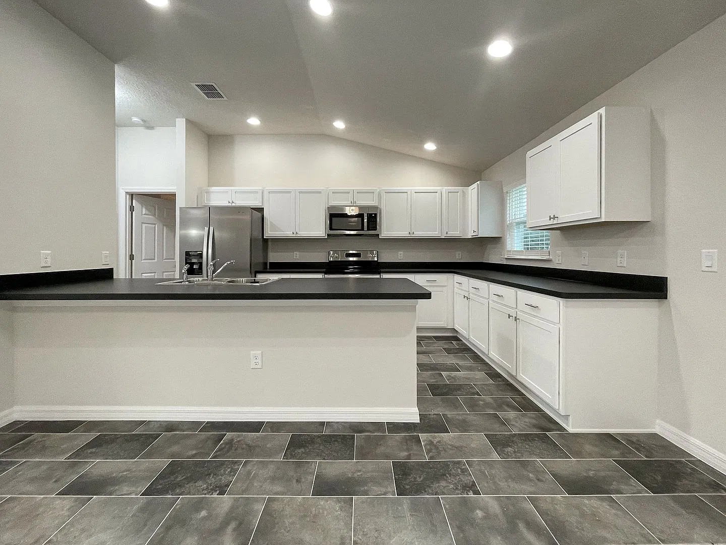 13585 SW 40th Circle, Ocala, FL 34473 — Photo 2