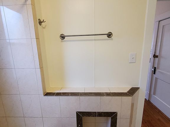 5th image of 4940 W Hutchinson St #2F
