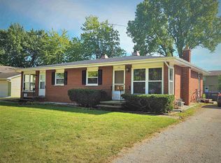 817 W Gruenwald Ave, Oshkosh, WI 54901