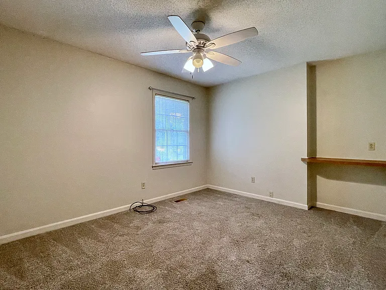 219 Green Lake Dr — Photo 32