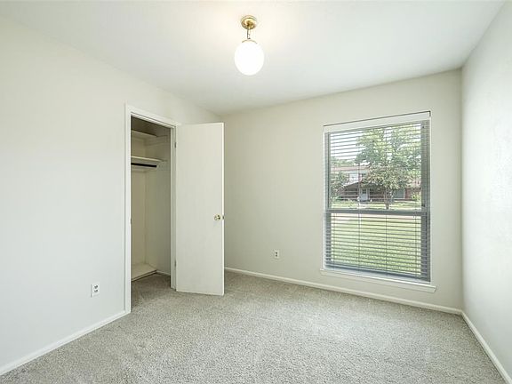 4th image of 1318 Dunbarton Dr