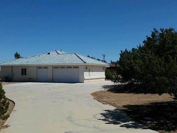 2nd image of 8615 Bellflower St