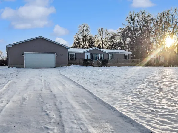 4525 Prospect St, Vassar, MI 48768