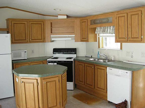 2nd image of 5 Greenwich St W