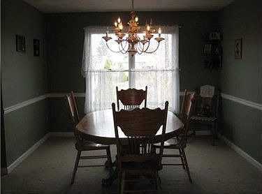 3rd image of 9371 Pembroke Cir