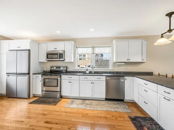 10 Gracie Ln Unit 10, Swampscott, MA 01907