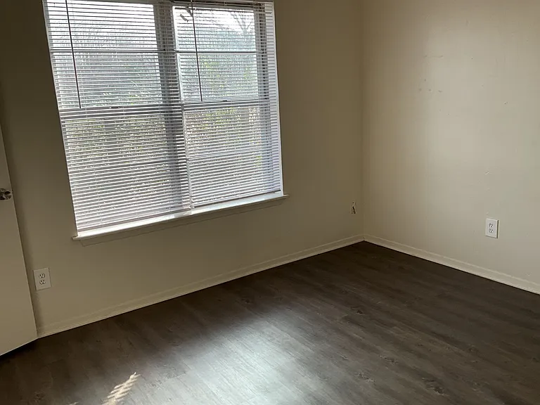 210 Old Tyler Rd #10 — Photo 7