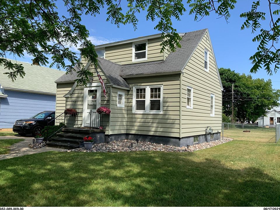 1420 Michigan Ave, Gladstone, MI 49837 Zillow