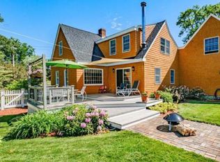 398 Falmouth Rd, Falmouth, ME 04105