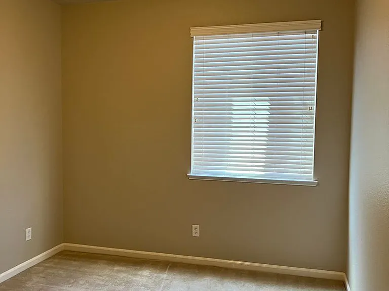 2338 Dunsley Cir — Photo 40