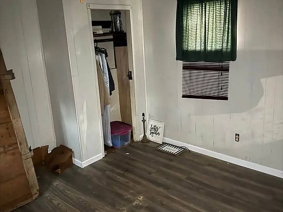 3rd image of 3875 Slayton Ave