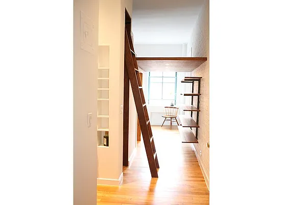 Rented by Warburg | media 18