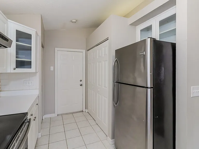 10836 New Brighton Ct — Photo 9