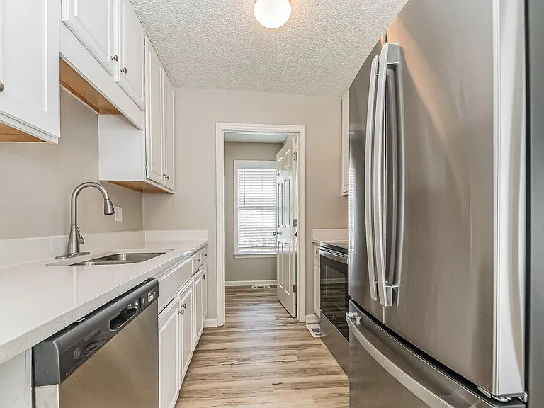 1012 S Willhaven Dr — Photo 5