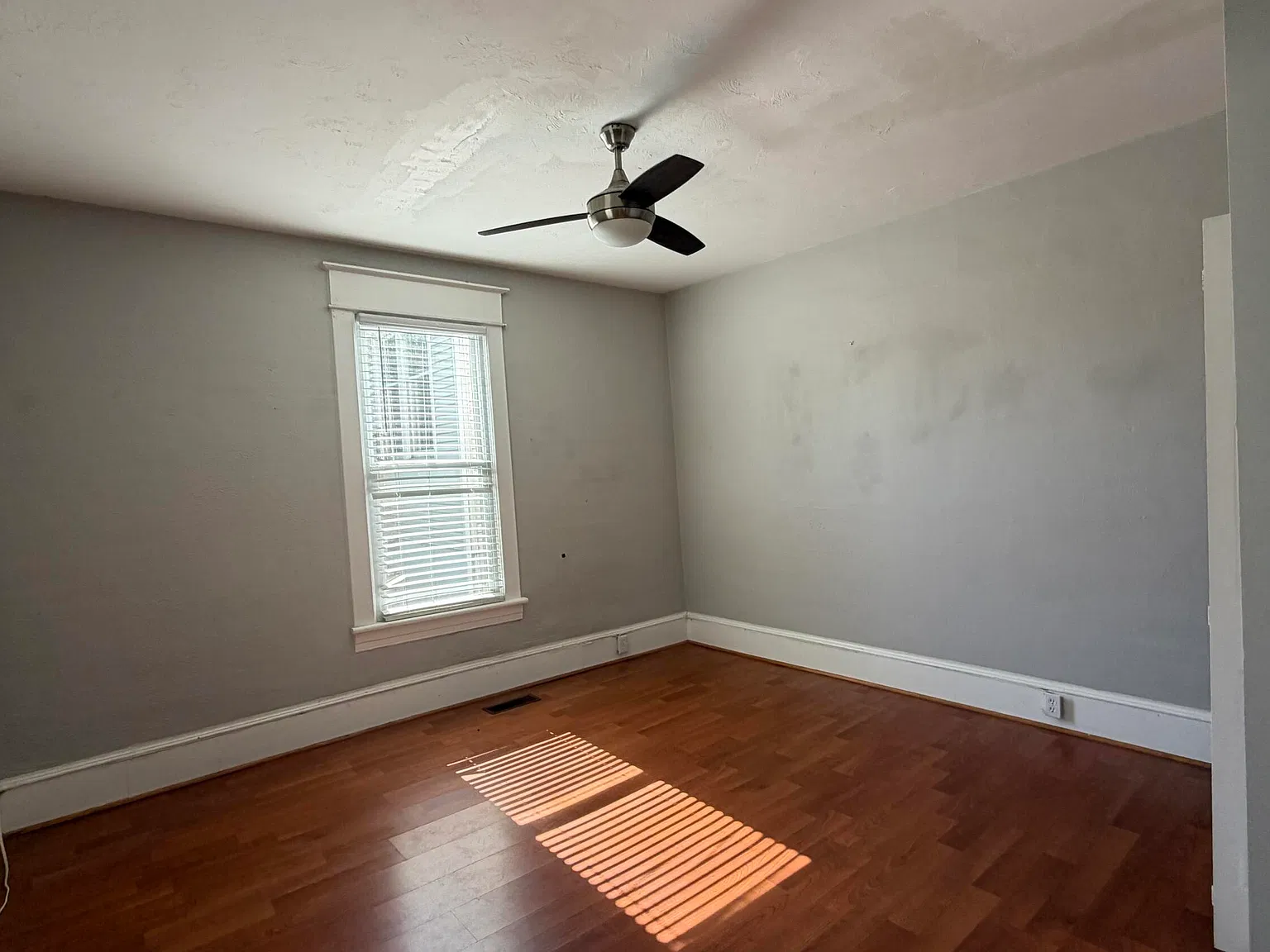 2 bed, 1.0 bath, 1178 sqft, $1,395 — Photo 3