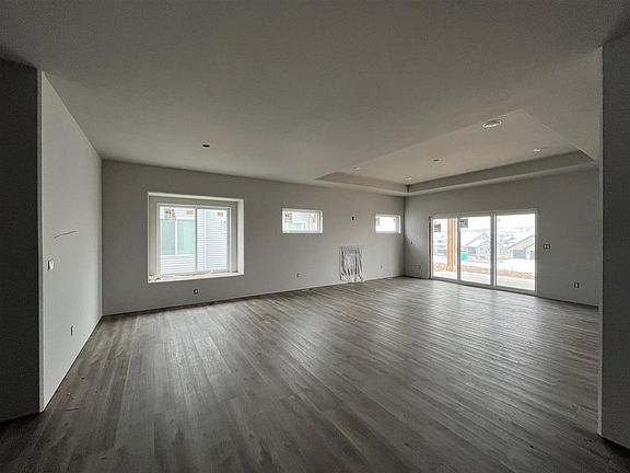 3rd image of 1257 Berkshire Ln