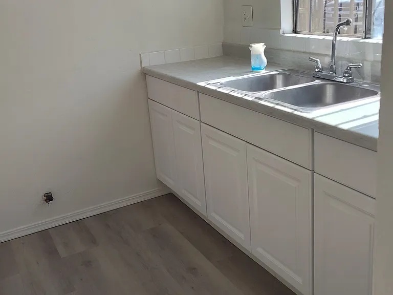 2567 Tweedy Blvd #C — Photo 5