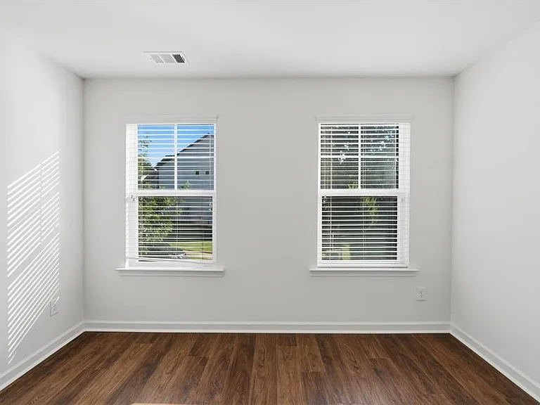 2392 Belmont Pl — Photo 12