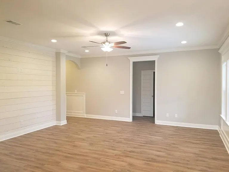 1045 Studstill Rd — Photo 8