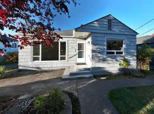 808 37th St, Anacortes, WA 98221