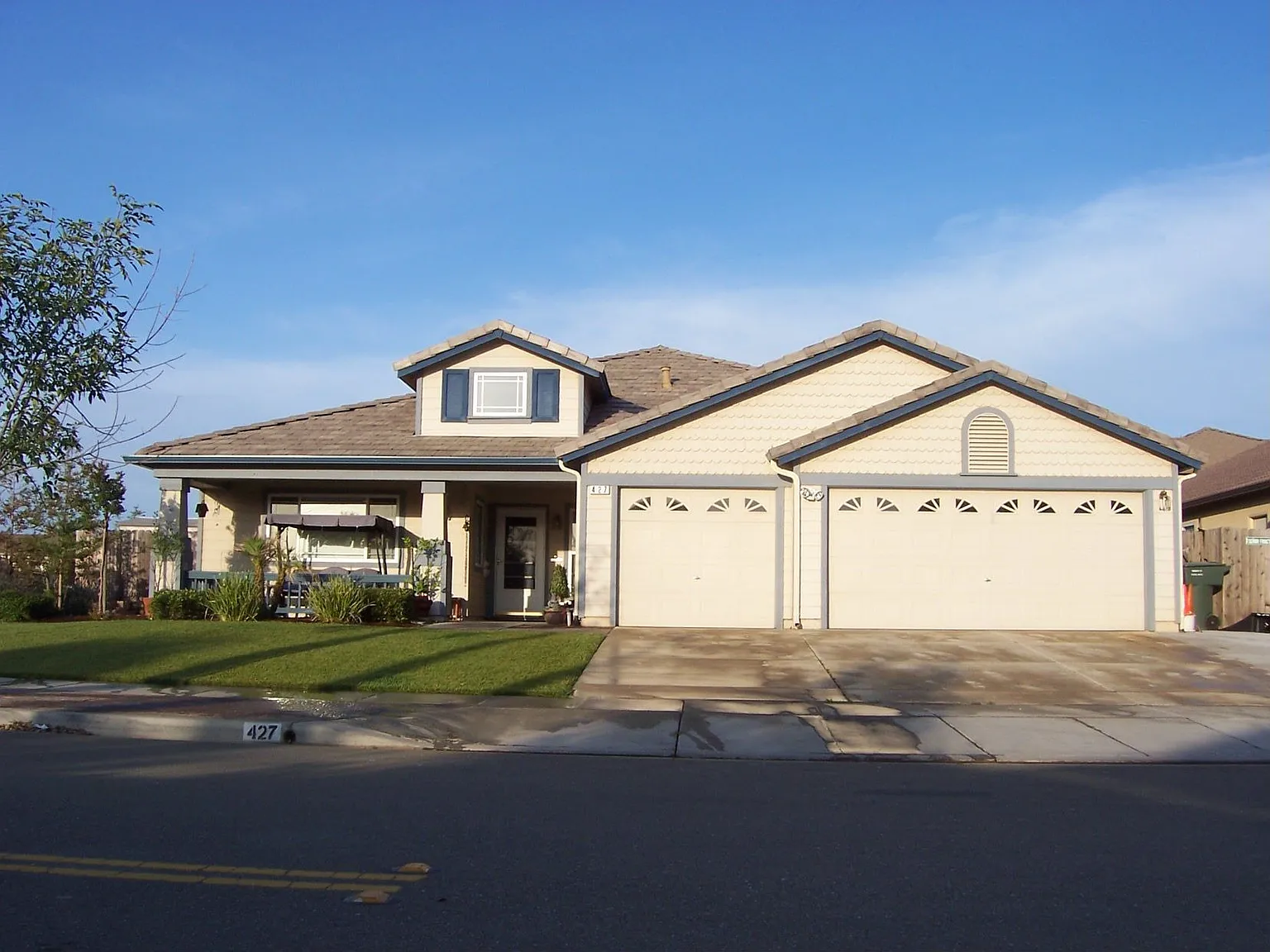 427 Acacia Dr photo 1