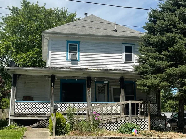 404 S 6th St, Fairfield, IA 52556