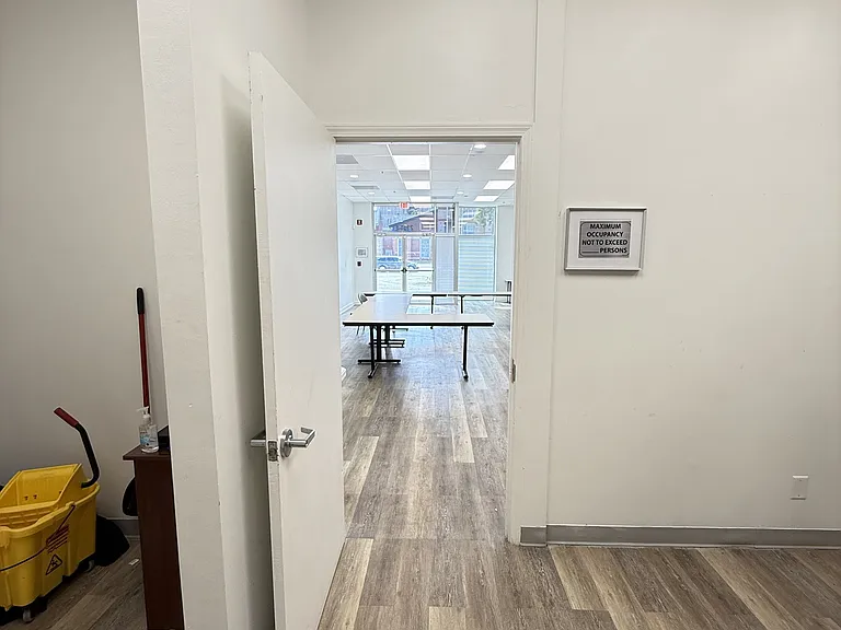 2101 Main St E — Photo 8