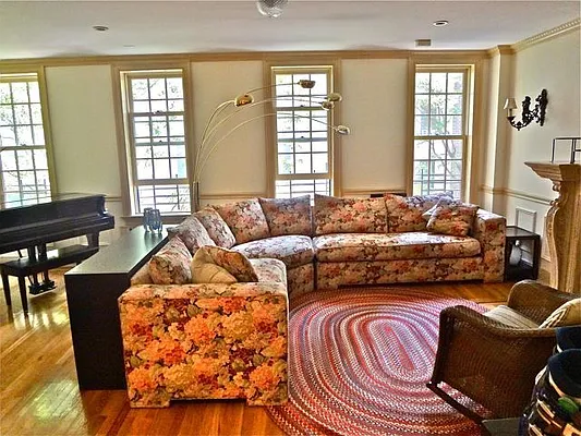 Rented by Level Group | media 5