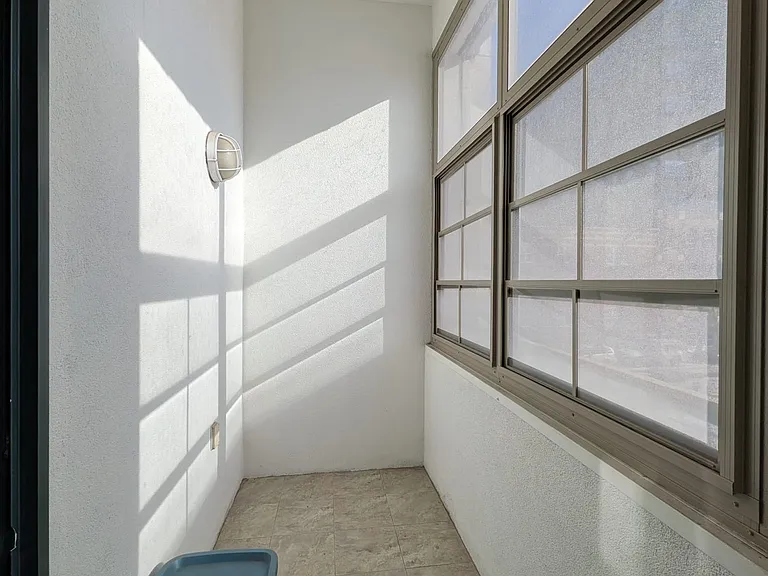 1901 Victoria Ave #206 — Photo 9