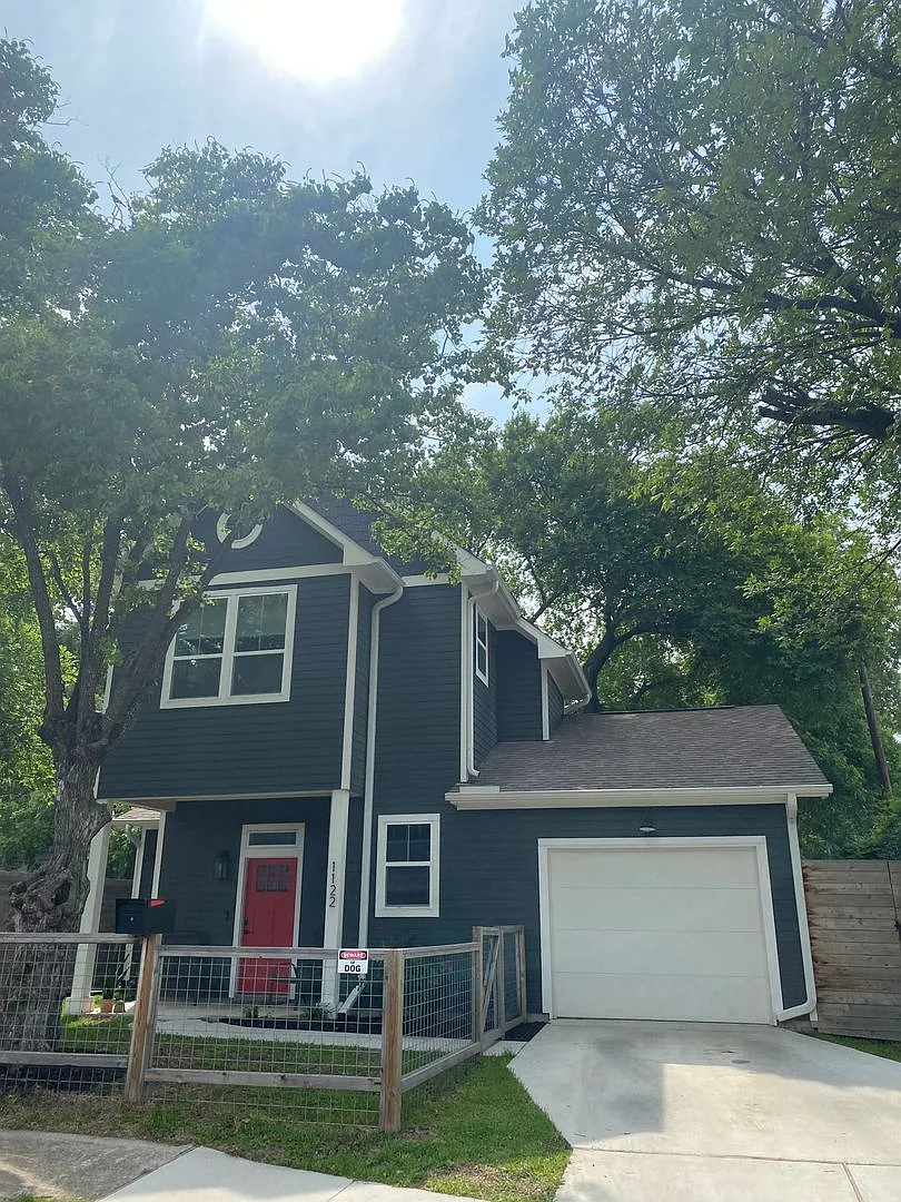 Beautiful 2 bedroom/2.5 bath in the heart of East Austin — Photo 1