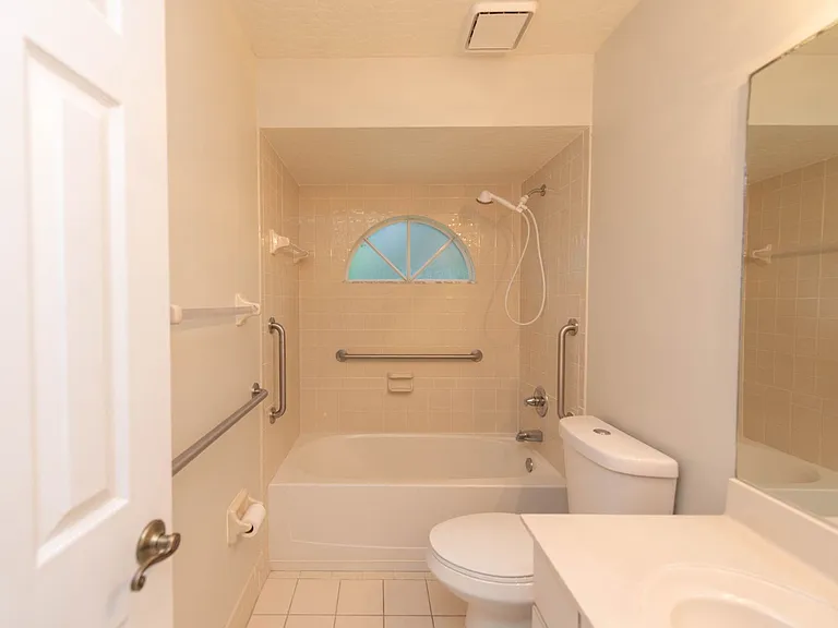 1236 Buffing Cir SE — Photo 24