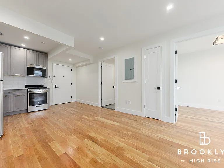 535 Grand St #4B — Photo 3