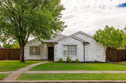 1104 Centennary Dr Photo 1
