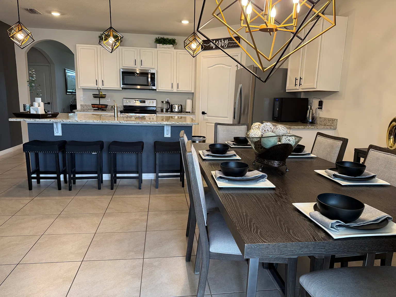 4 bed, 1828 sqft, $2,600 — Photo 4